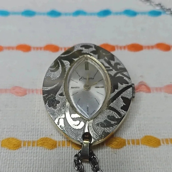 WATCH NECKLACE - Picture 3 of 4